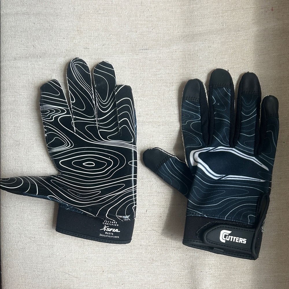 Kids Black and White Football Gloves